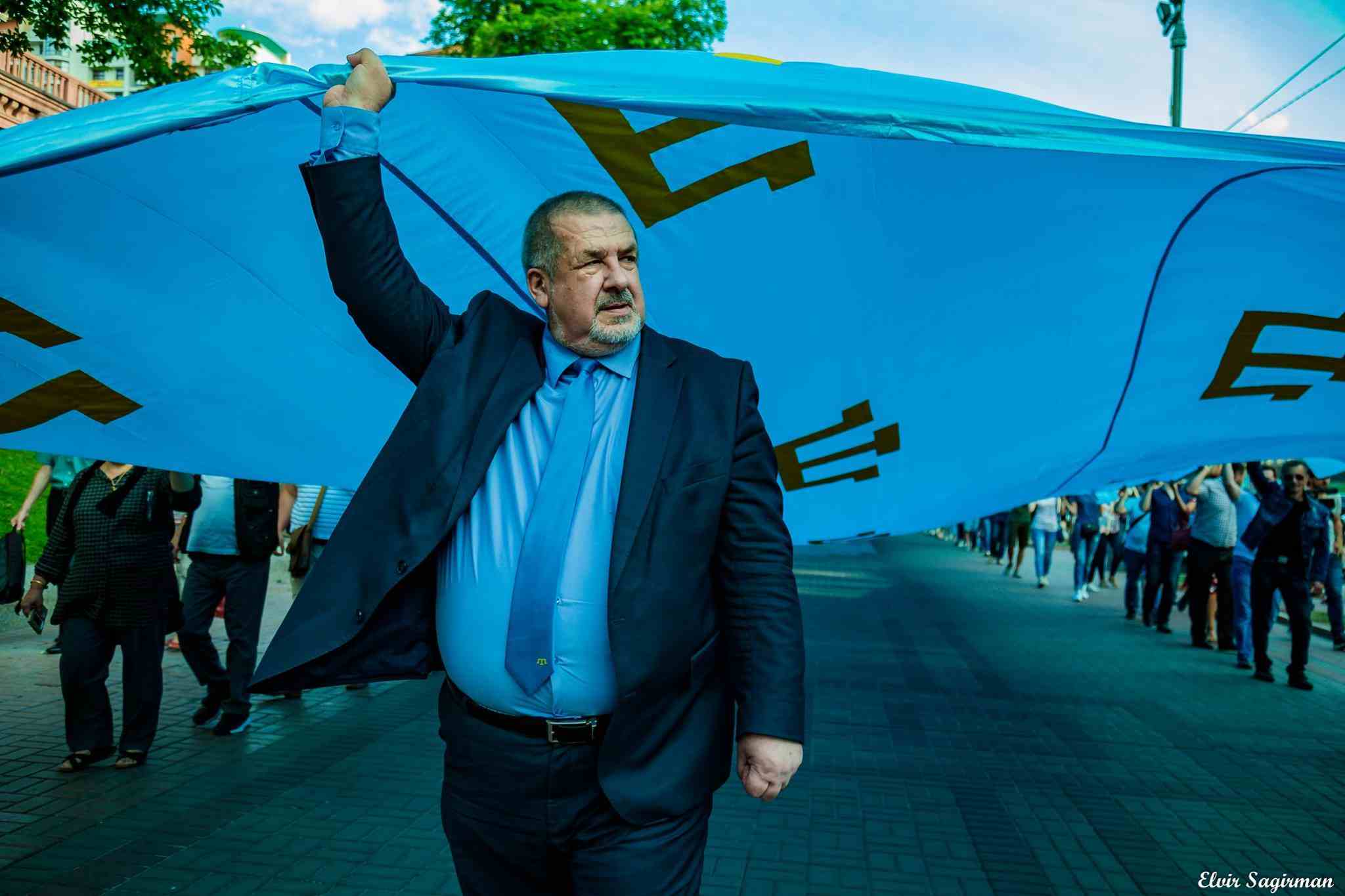 В Киеве отметили День крымскотатарского флага (фоторепортаж)