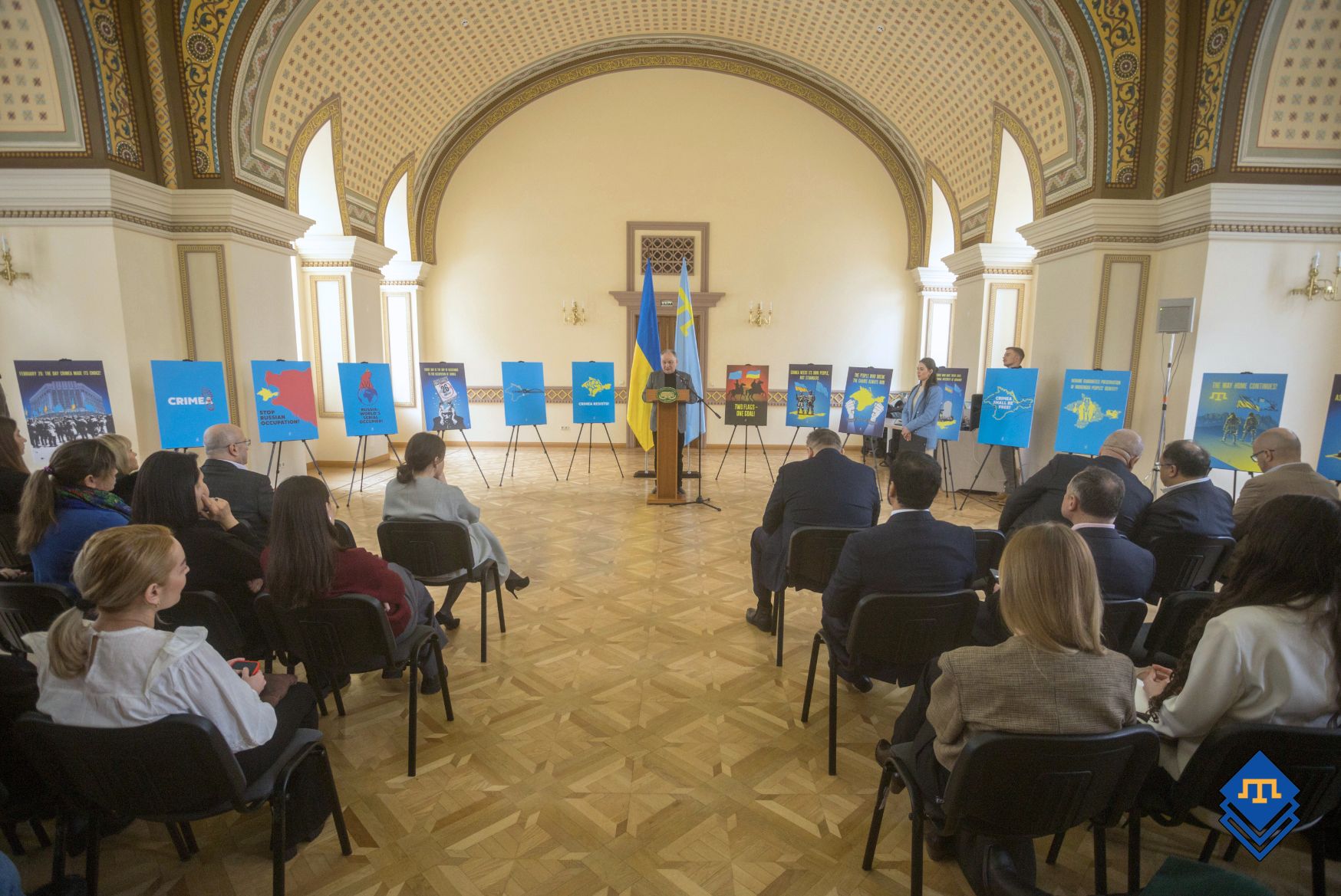 В Киеве открыли выставку «Крым сопротивляется» (фото)