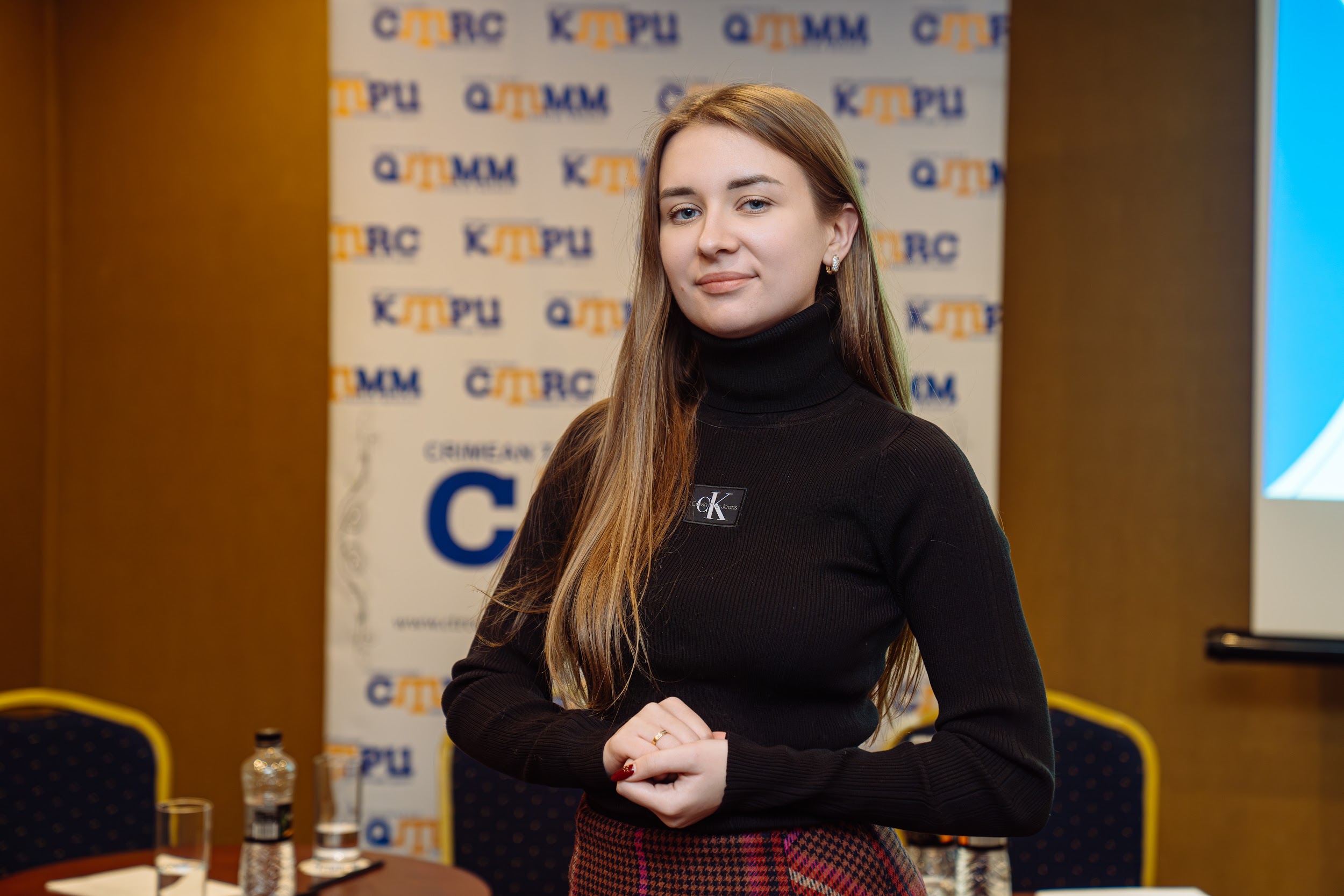 «Это не просто социальная реклама — это напоминание о нашей общей борьбе», — Татьяна Савчук о ситилайт-кампании КРЦ, приуроченной ко Дню сопротивления оккупации Крыма