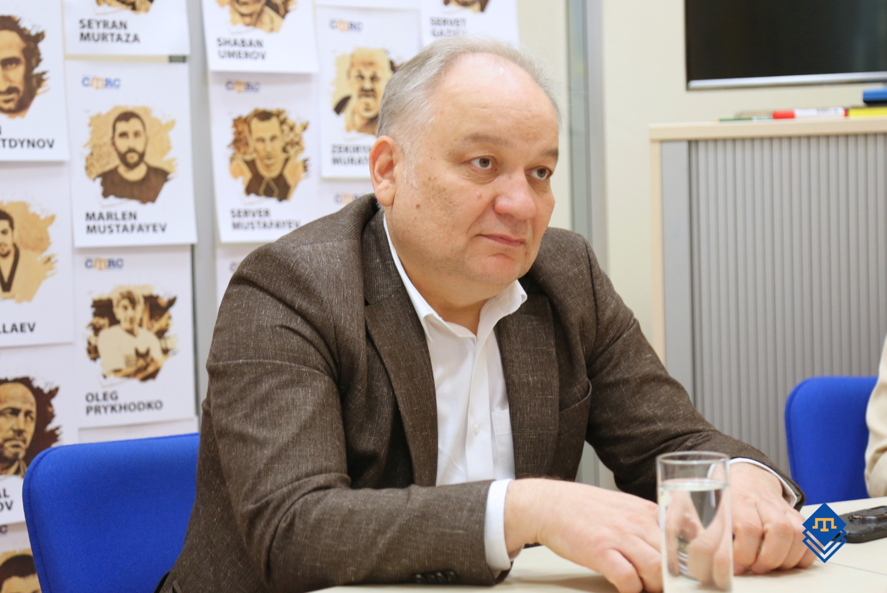 «Тех, кто не успевал зайти в вагон, могли расстрелять на месте», — Эскендер Бариев о депортации крымскотатарского народа в 1944 году