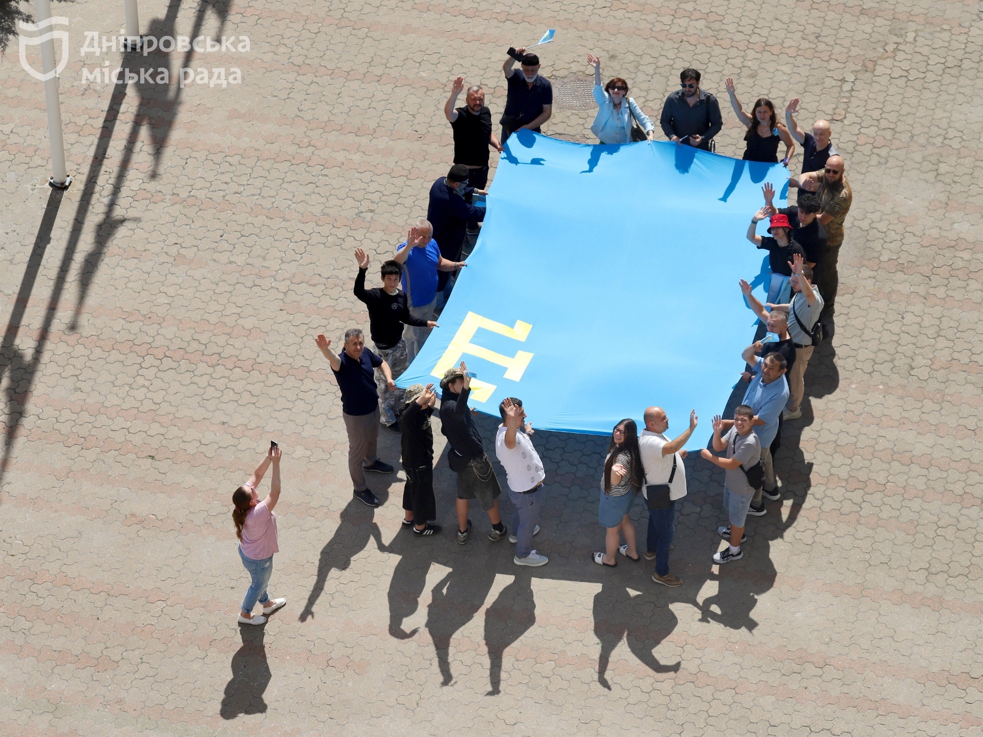 У містах України відзначили День кримськотатарського прапора