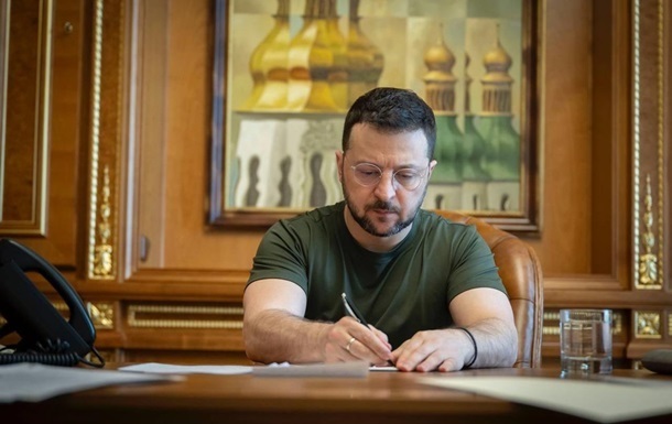 Нові права для переселенців: Зеленський підписав закон про підтримку ВПО